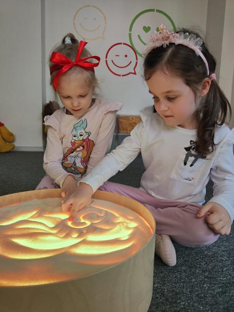 Zabawy sensoryczne w grupie Małych Matematyków